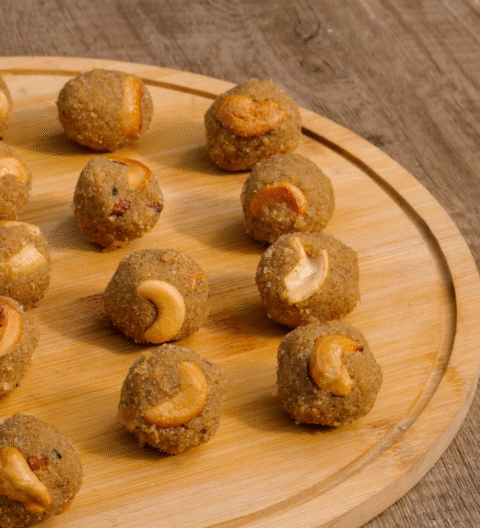Gond Laddu